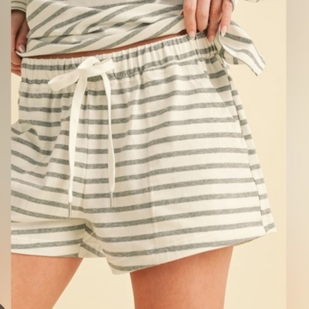 Aemi + Co Stripe Shorts Beach Large  Cotton Strech